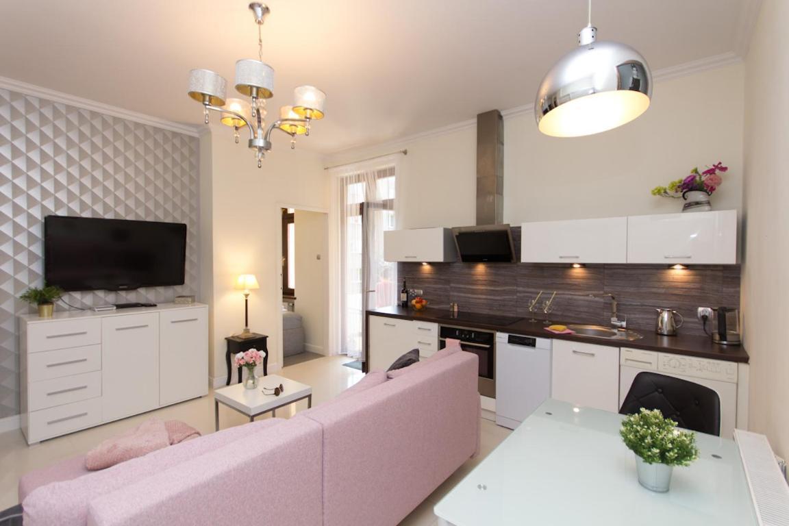Apartament Tiffany シフィノウイシチェ エクステリア 写真
